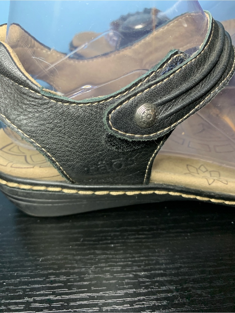 Taos Footwear Black Leather Ankle-Strap Sandals with Decorative Concho - Picture 3 of 5